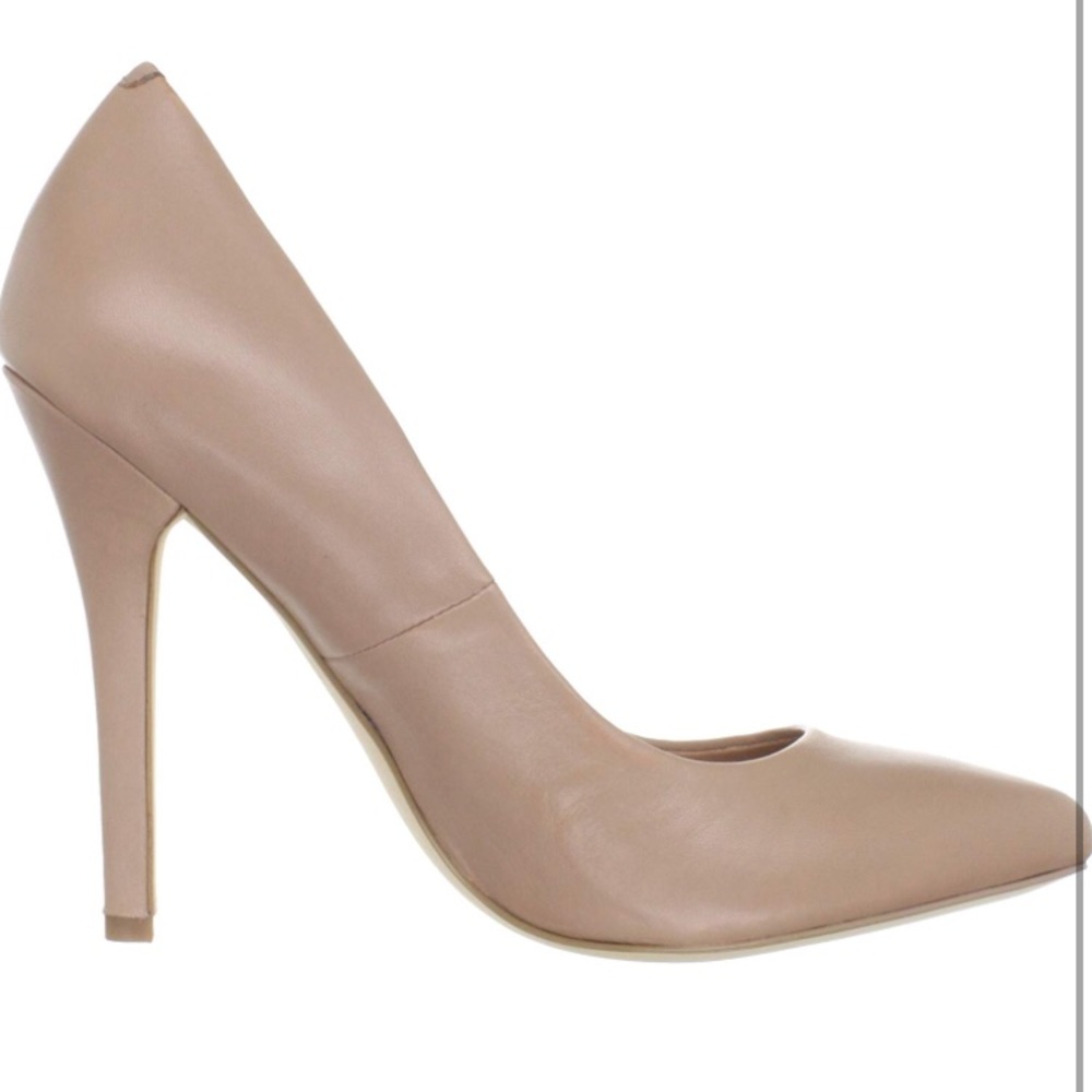 Steve Madden Intrude Nude Leather Pumps